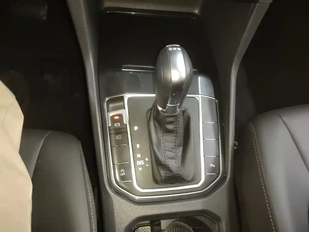 Volkswagen Golf Sportsvan 2018 230TSI Automatic Progressive фото 14