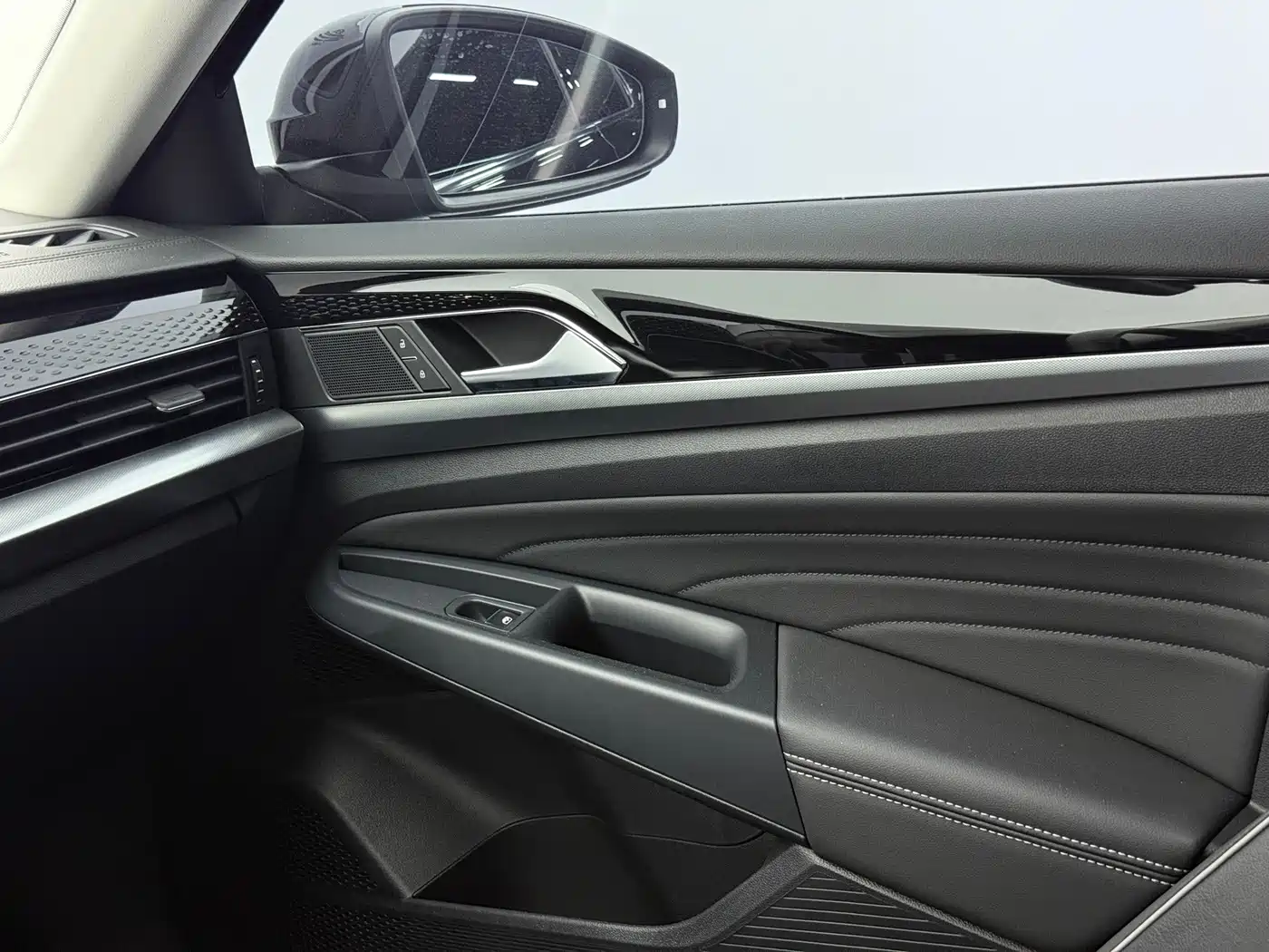Фото 8 - Volkswagen Passat