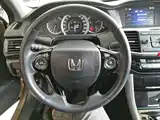 Фото 11 - Honda Accord