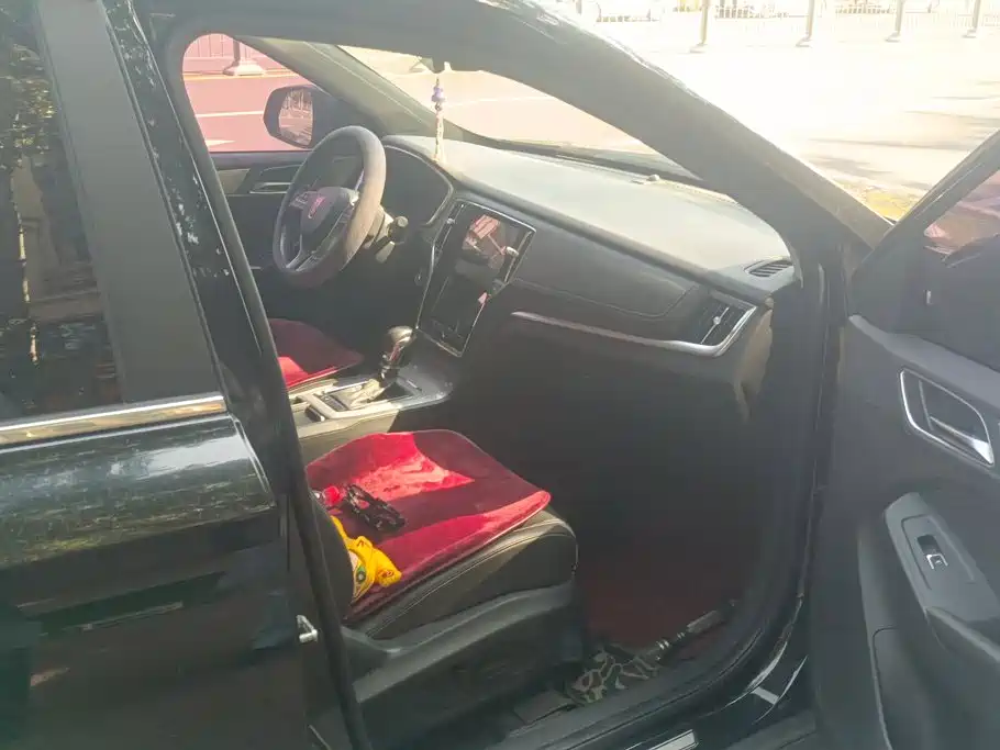 Фото 8 - Roewe RX5