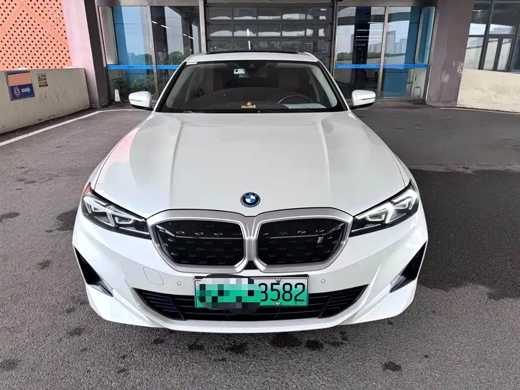 BMW i3 2022 eDrive 35 L фото 2