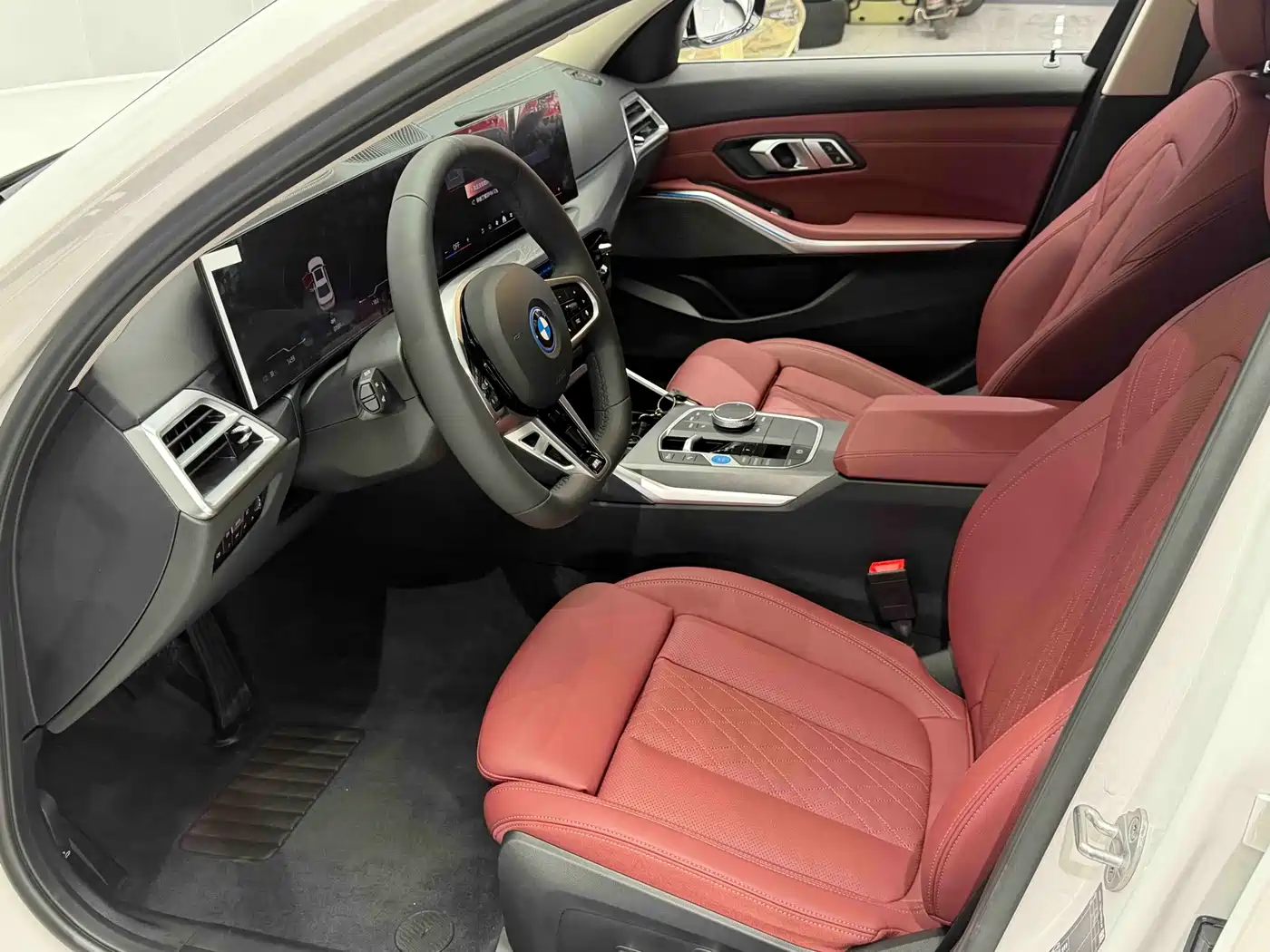 BMW i3 2025 eDrive 35 L фото 8