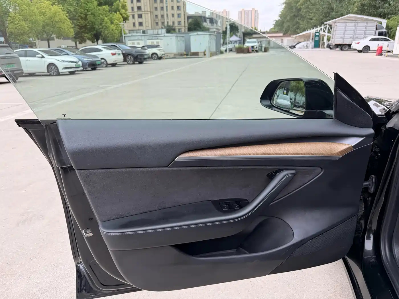 Фото 6 - Tesla Model 3