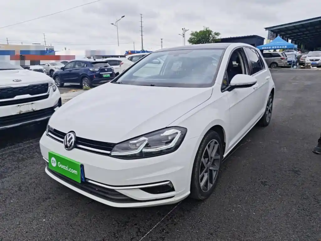 Photo 2 - Volkswagen Golf