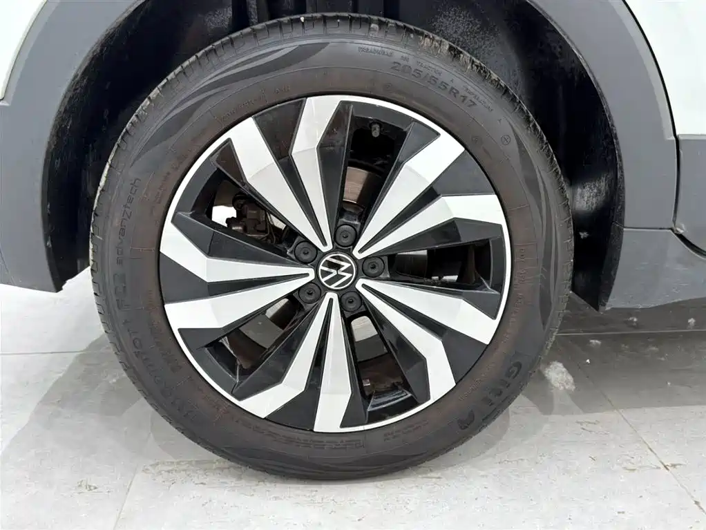 Volkswagen Tharu 2025 Model Rising Star 1.5L Advance Edition фото 17