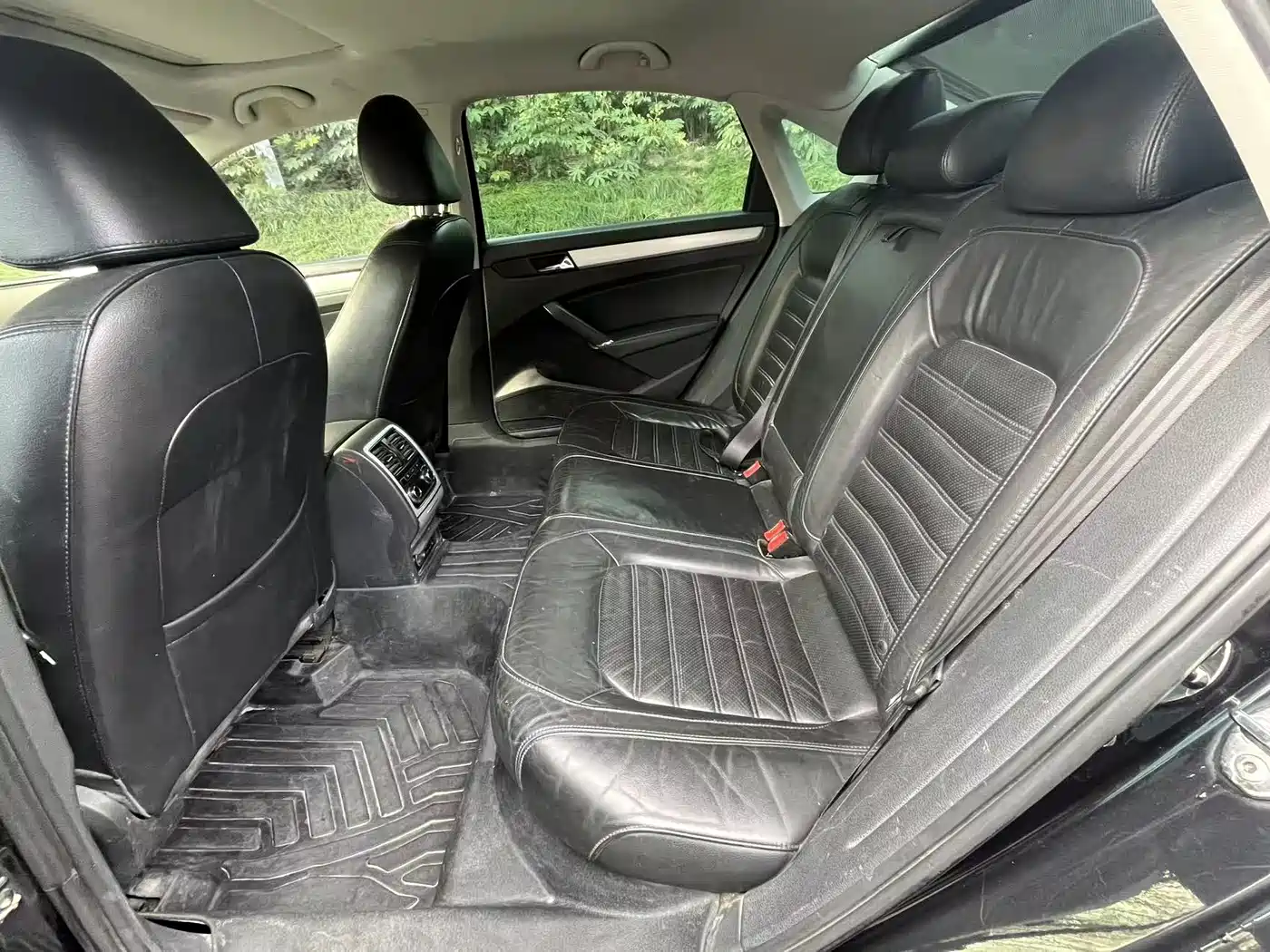 Volkswagen Passat 2015 1.8TSI DSG Prestige Edition фото 9