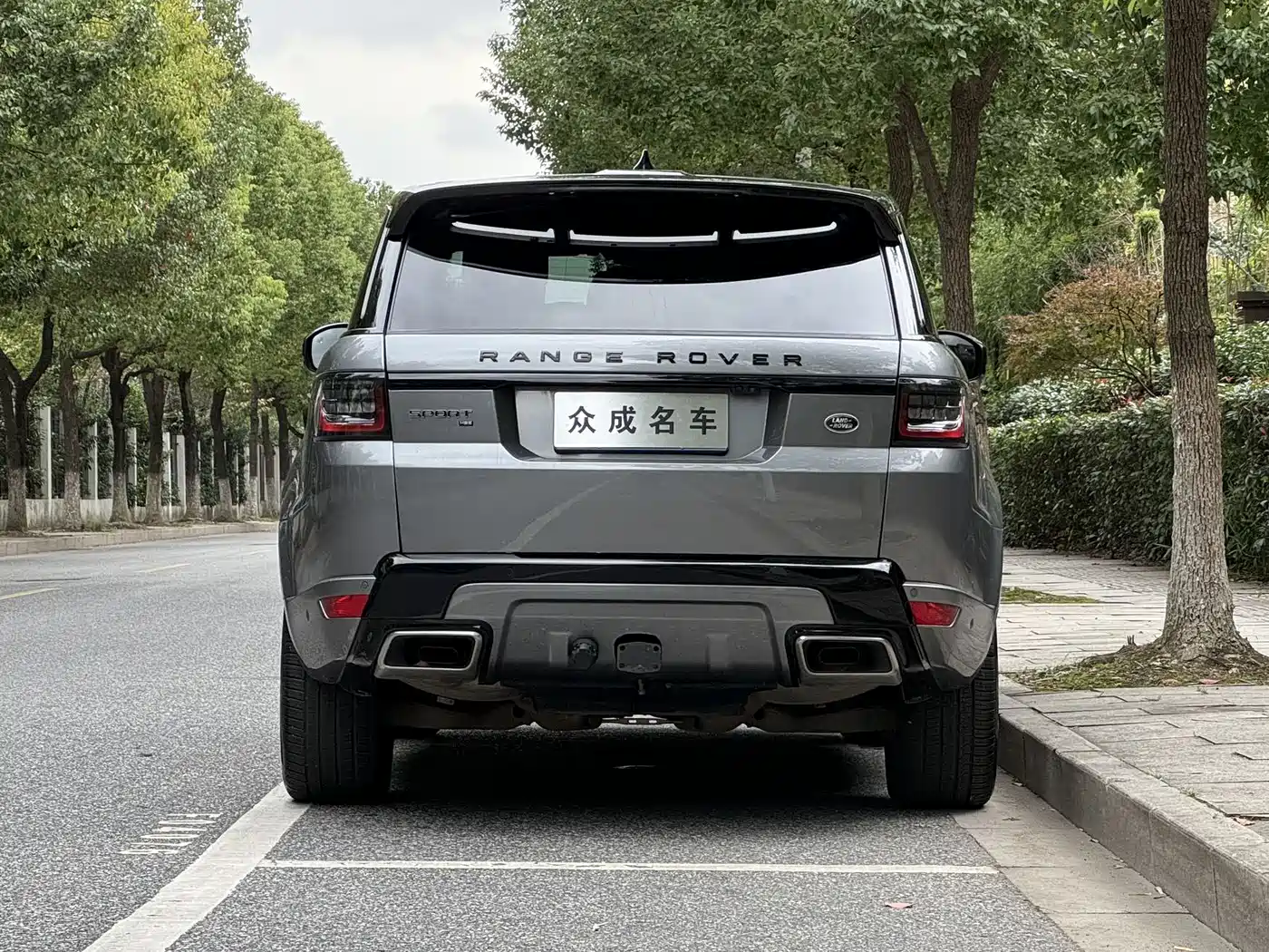 Land Rover Range Rover Sport 2021 3.0 L6 Gloss Black Edition фото 4