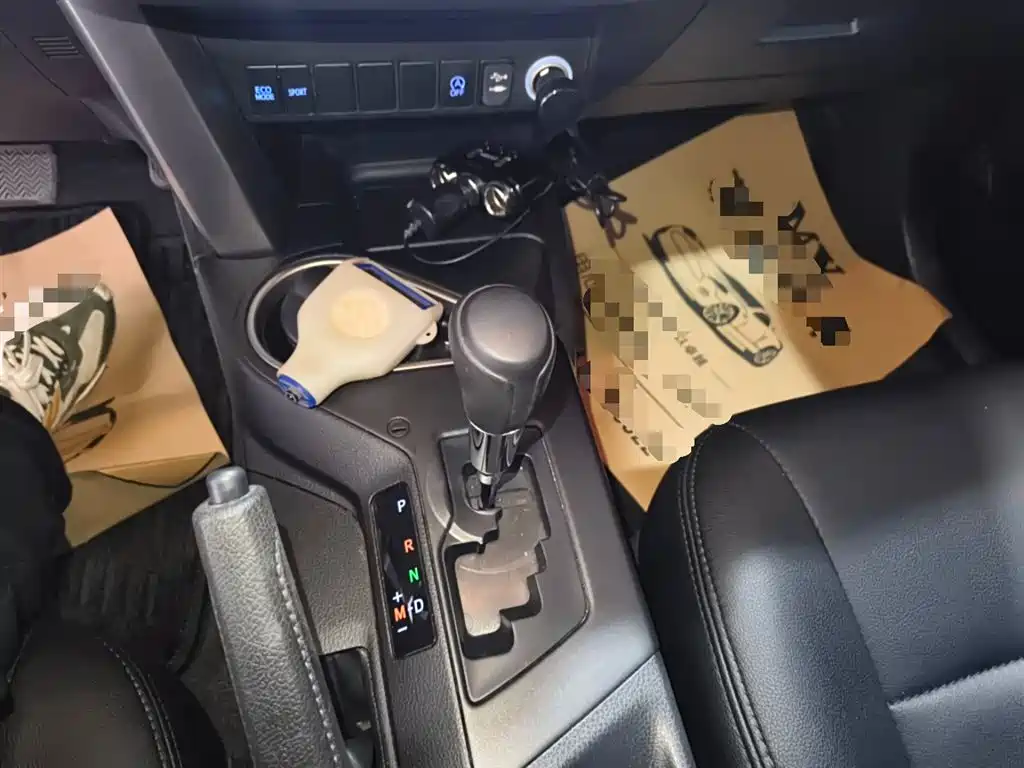 Toyota RAV4 Rongfang 2016 2.0L CVT 2WD Trend (China V) фото 10