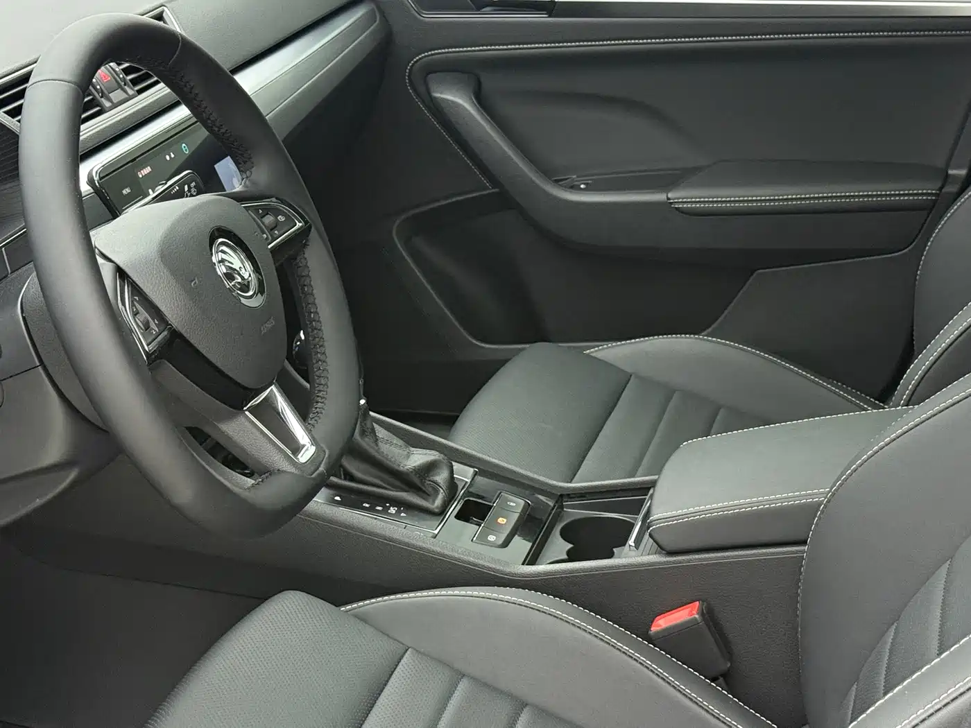 Škoda Superb 2024 TSI280 DSG Premium Edition фото 15