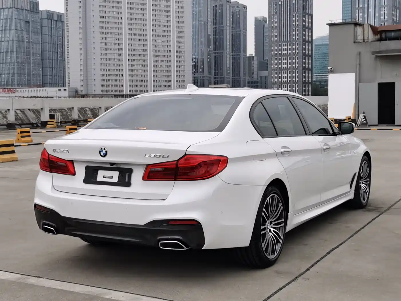 BMW 5 Series 2018 530Li Leading M Sport Package фото 15