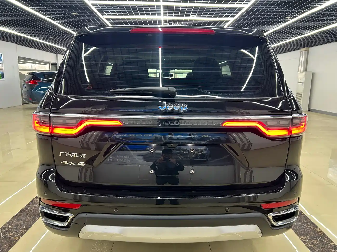 JEEP GRAND COMMANDER