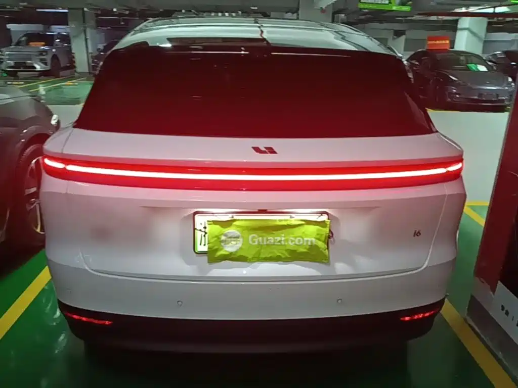Li Auto i6 2026 2025 2WD Base Model