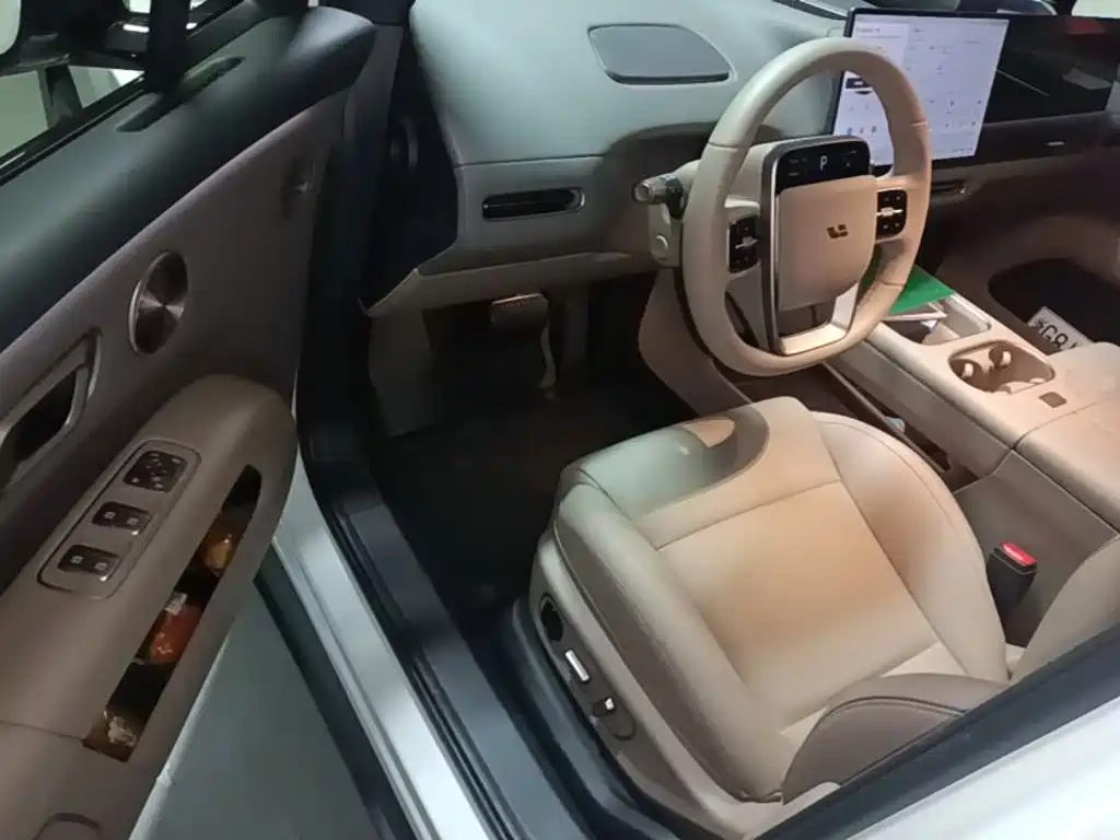 Li Auto i6 2026 2025 2WD Base Model
