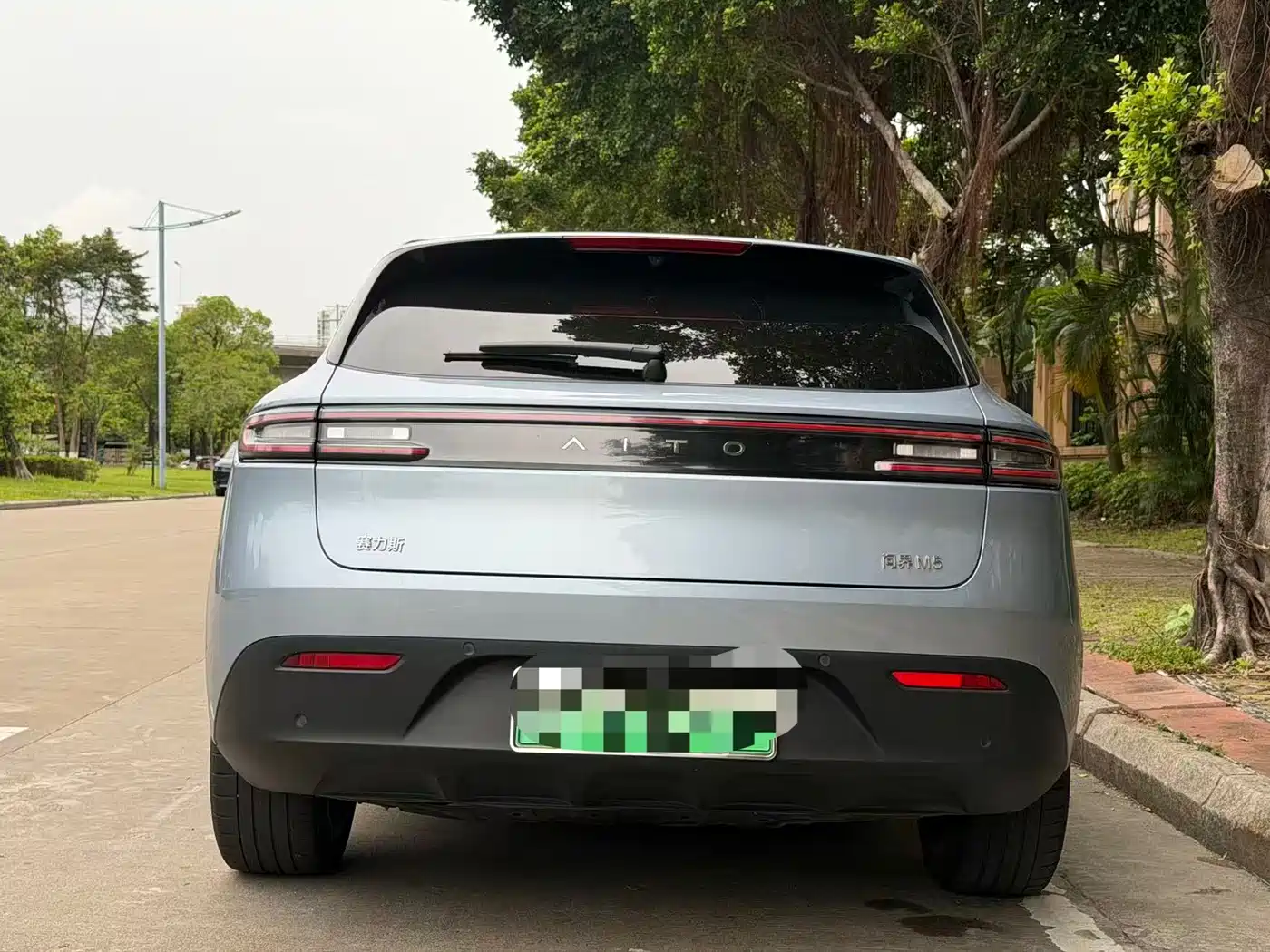 AITO Wenjie AITO M5 2023 Extended Range AWD Smart Drive Edition фото 4