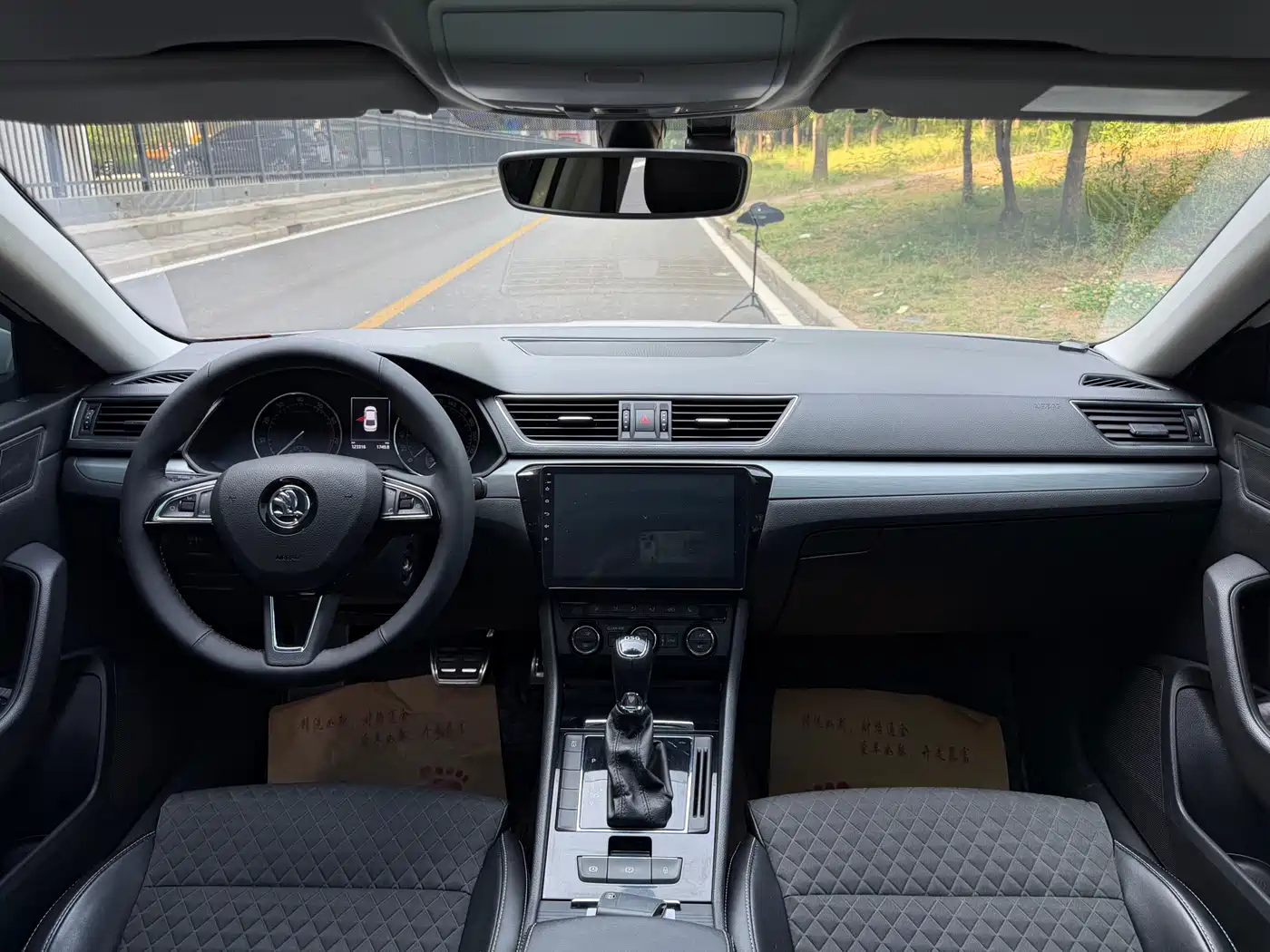 Škoda Superb 2016 TSI330 DSG Pioneer Edition фото 4
