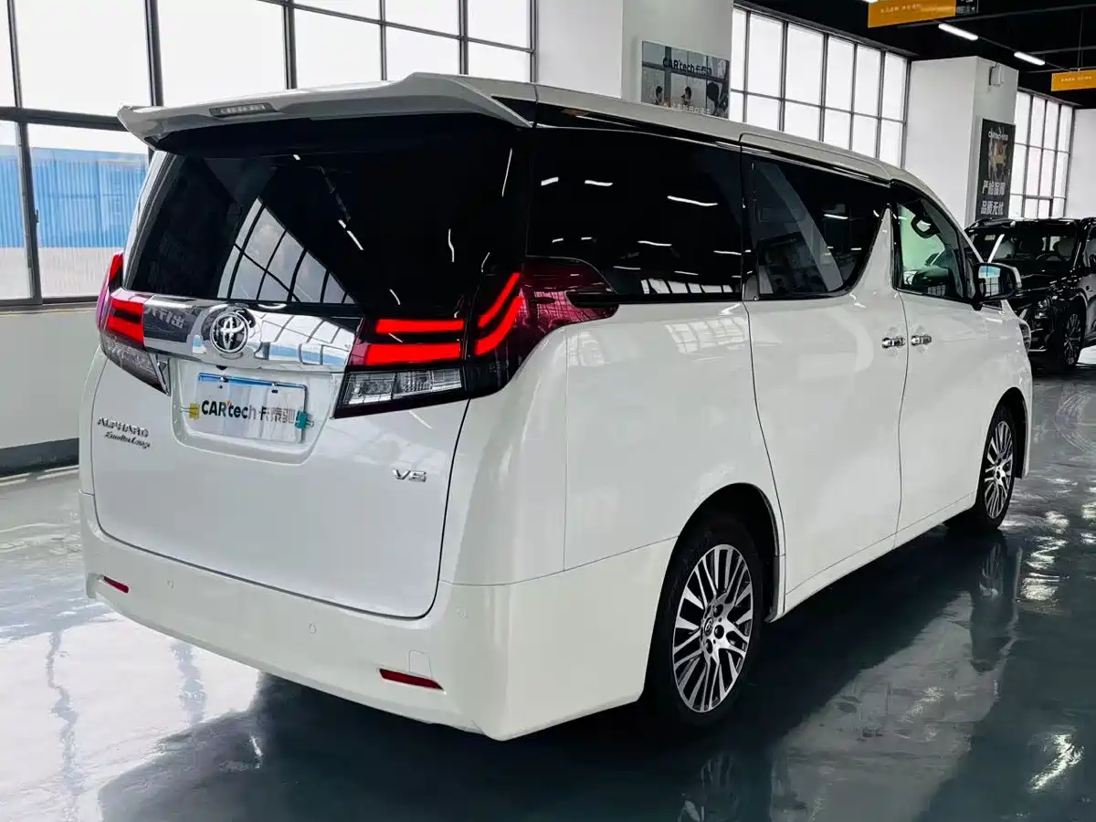 Toyota Alphard 2015 3.5L Premium Edition фото 9