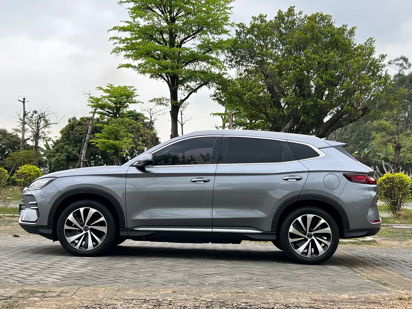 BYD Song PLUS PHEV 2023 Champion Edition DM-i 110KM Flagship фото 8