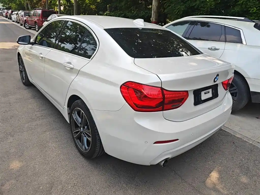 BMW 1 Series 2019 118i Fashion Edition фото 5