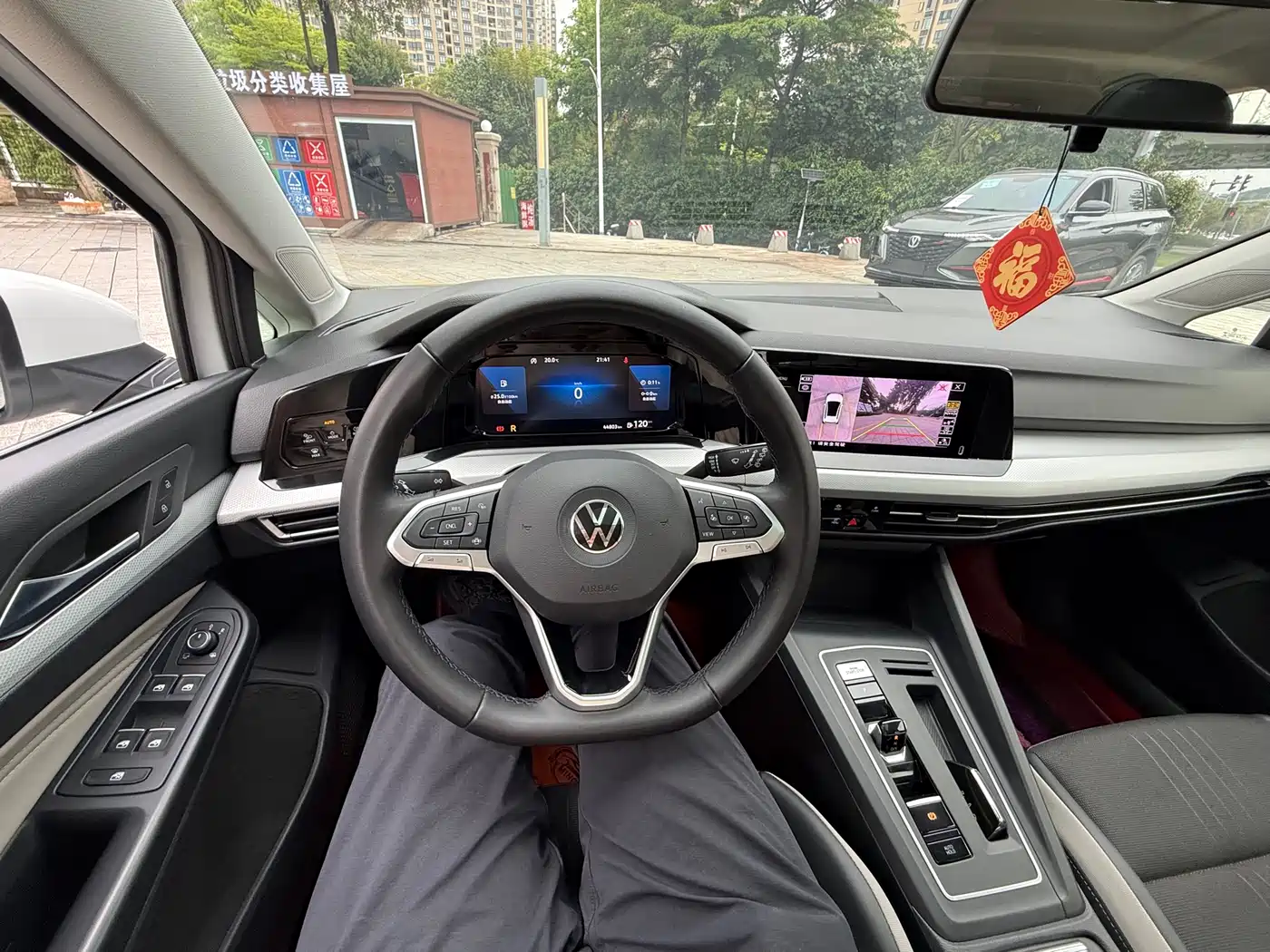 Volkswagen Golf 2021 280TSI DSG 30th Anniversary Edition фото 28