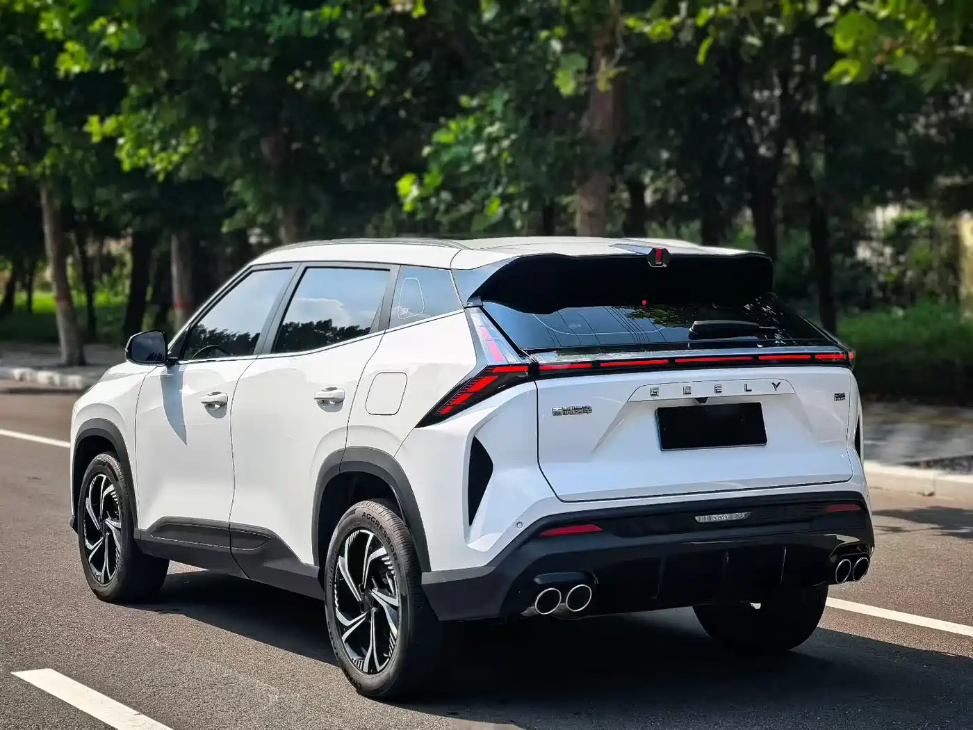 Фото 4 - Geely Boyue