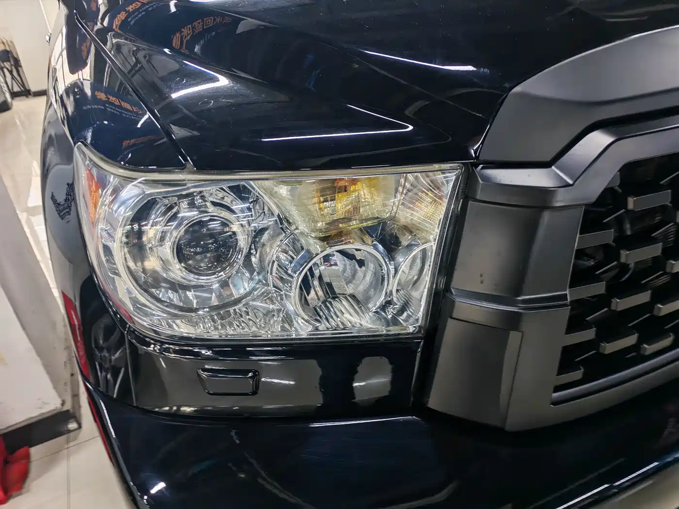 Toyota Sequoia 2010 5.7 Platinum Edition фото 9