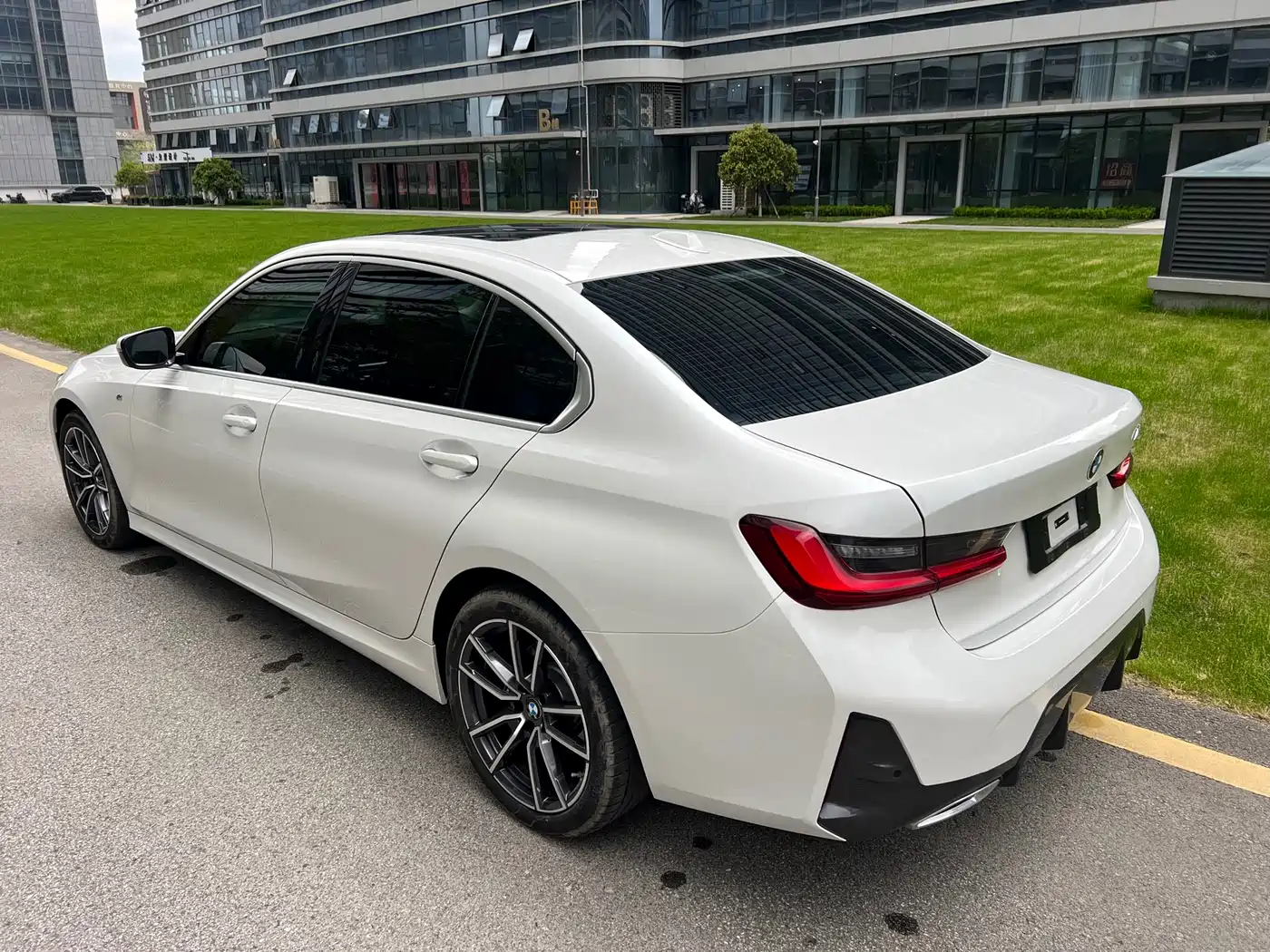 BMW 3 Series 2024 320Li M Sport Package фото 4