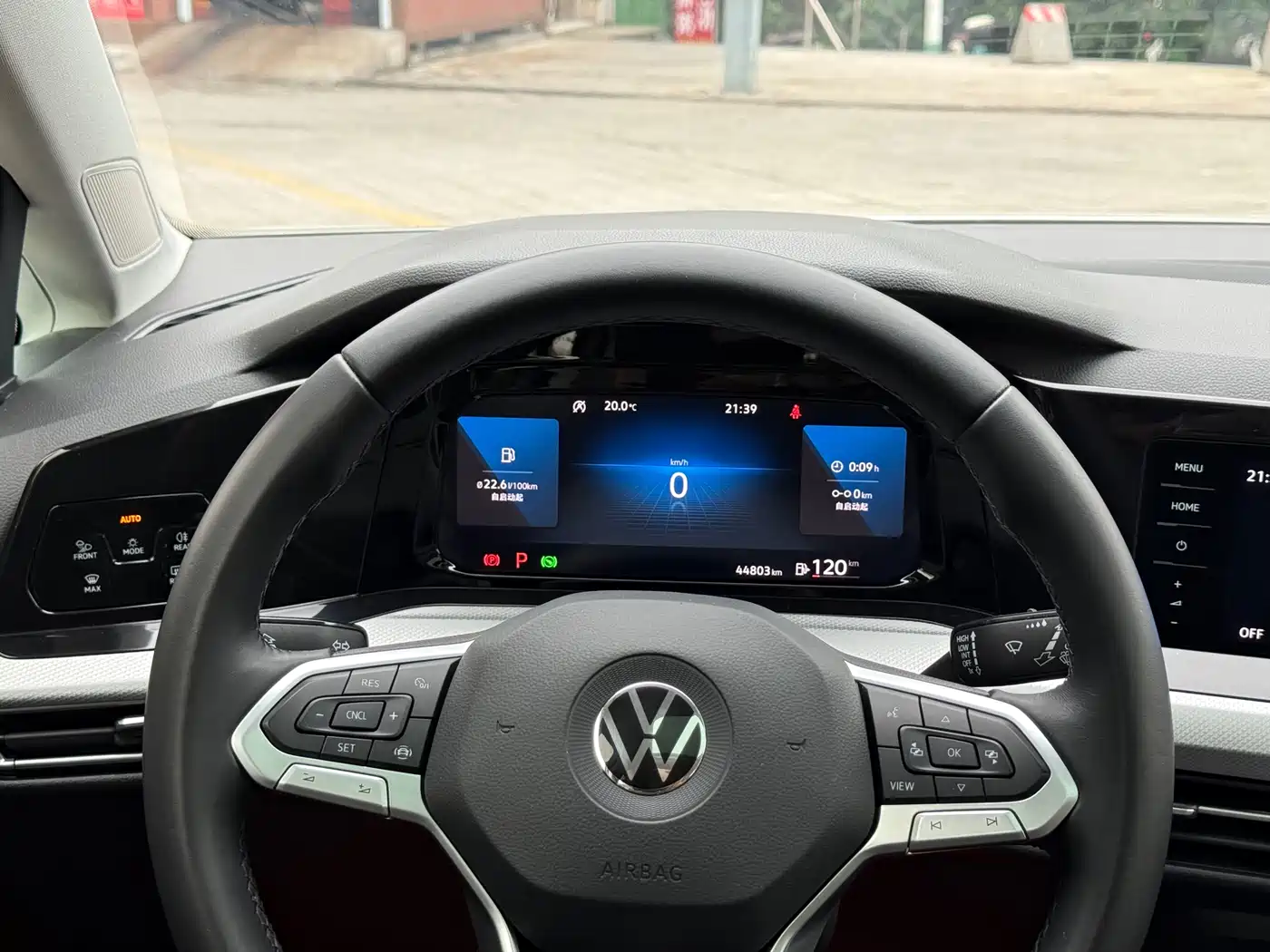 Volkswagen Golf 2021 280TSI DSG 30th Anniversary Edition фото 19
