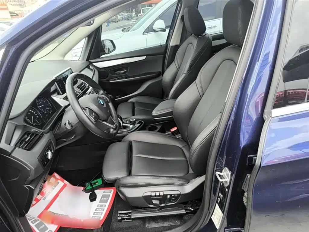 BMW 2 Series Gran Tourer 2019 220i Leading фото 15