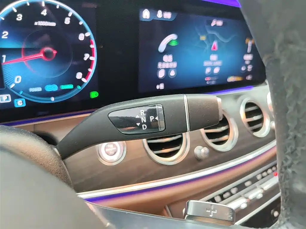 Mercedes-Benz E-Class 2021 E 260 L Sport фото 14