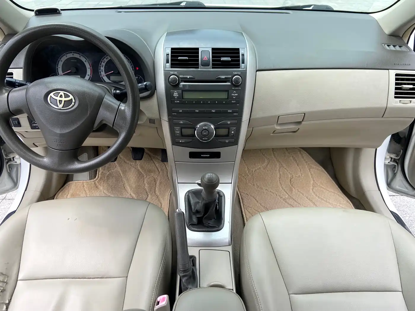 Toyota Corolla 2009 1.6L Manual GL Sunroof Special Edition фото 12