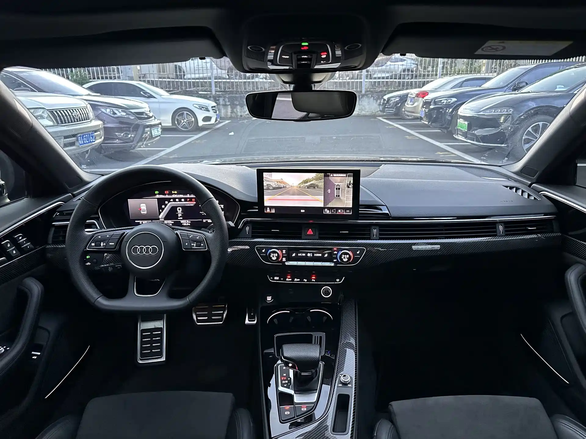 Фото 8 - Audi A4L