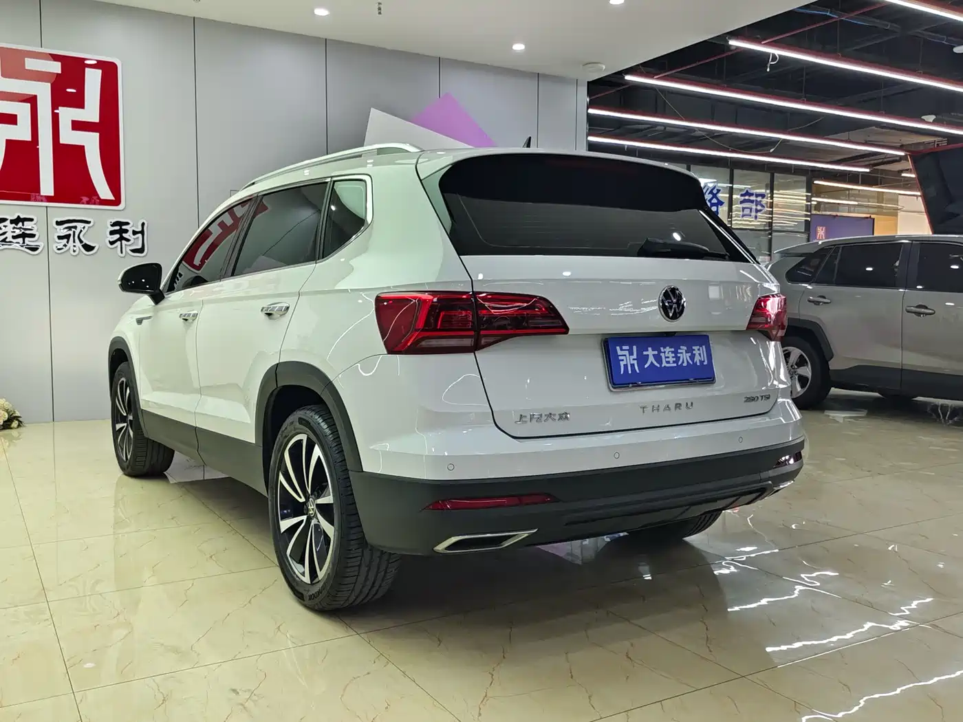 Volkswagen Tharu 2022 280TSI FWD Luxury Edition фото 6