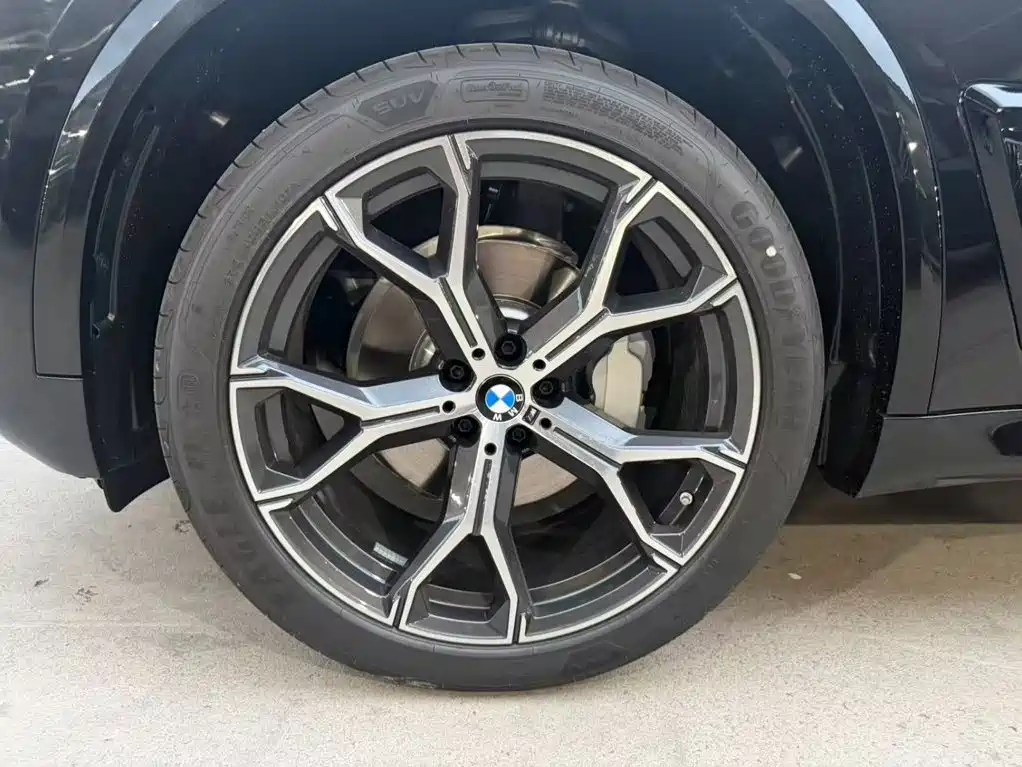 BMW X5 2026 2026 Facelift xDrive 30Li Exclusive M Sport Shadowline Package