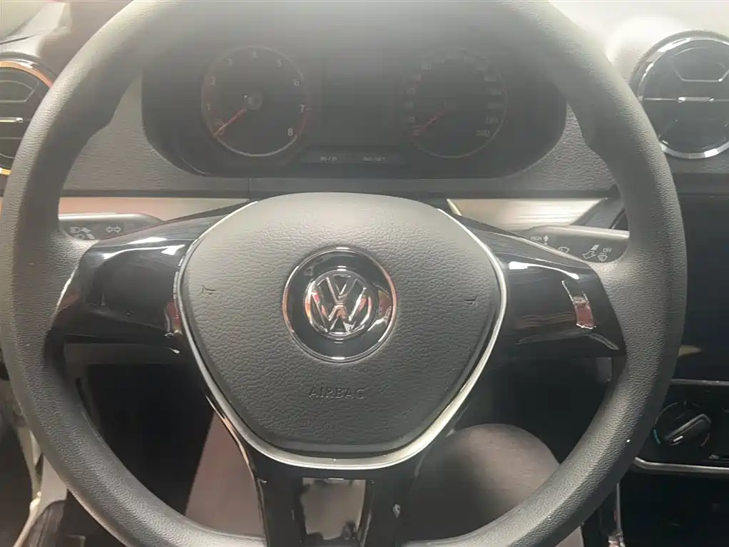 Volkswagen Jetta 2017 1.4L Manual Fashion фото 5
