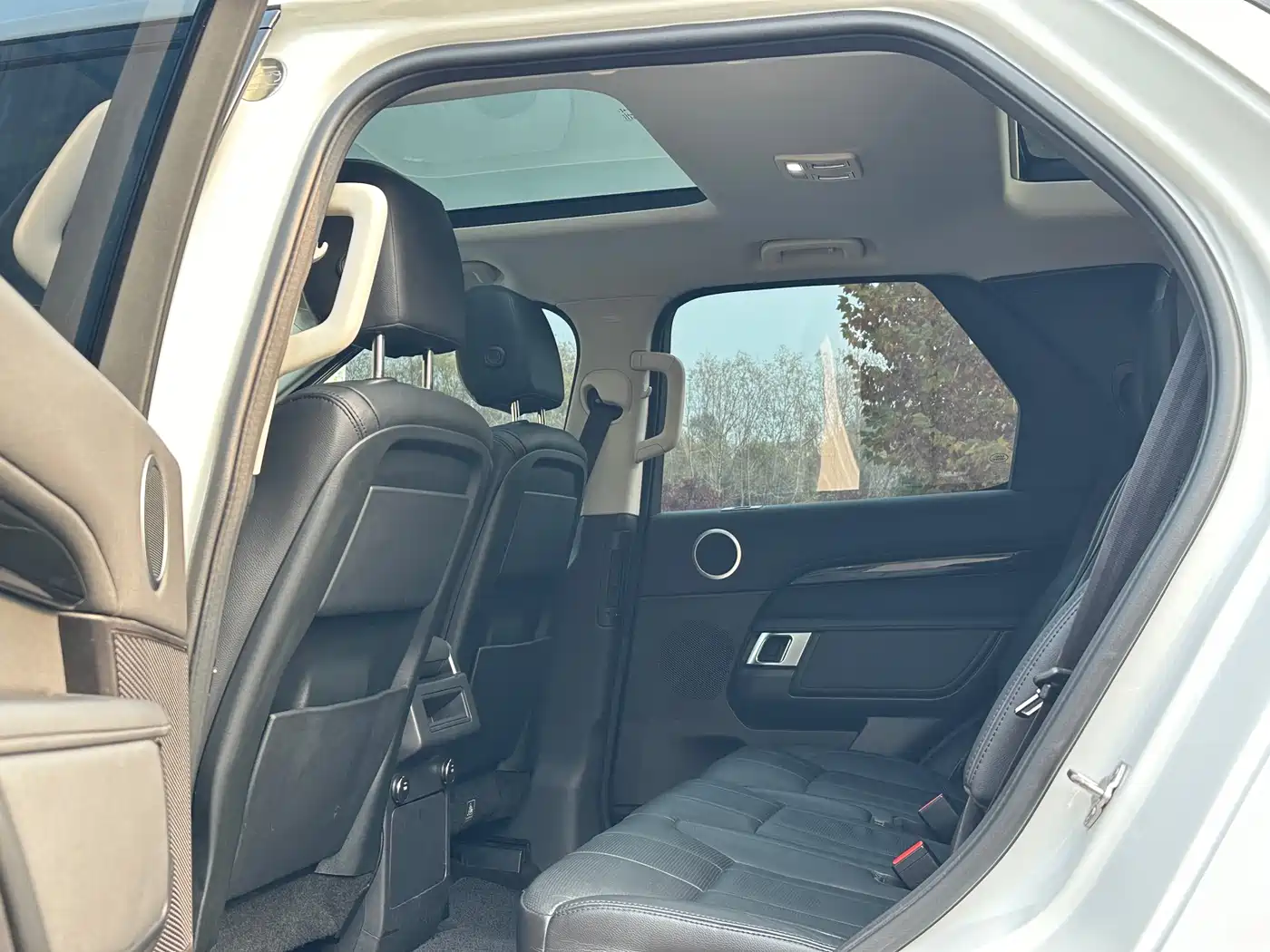 Land Rover Discovery 2017 3.0 SC V6 SE фото 12