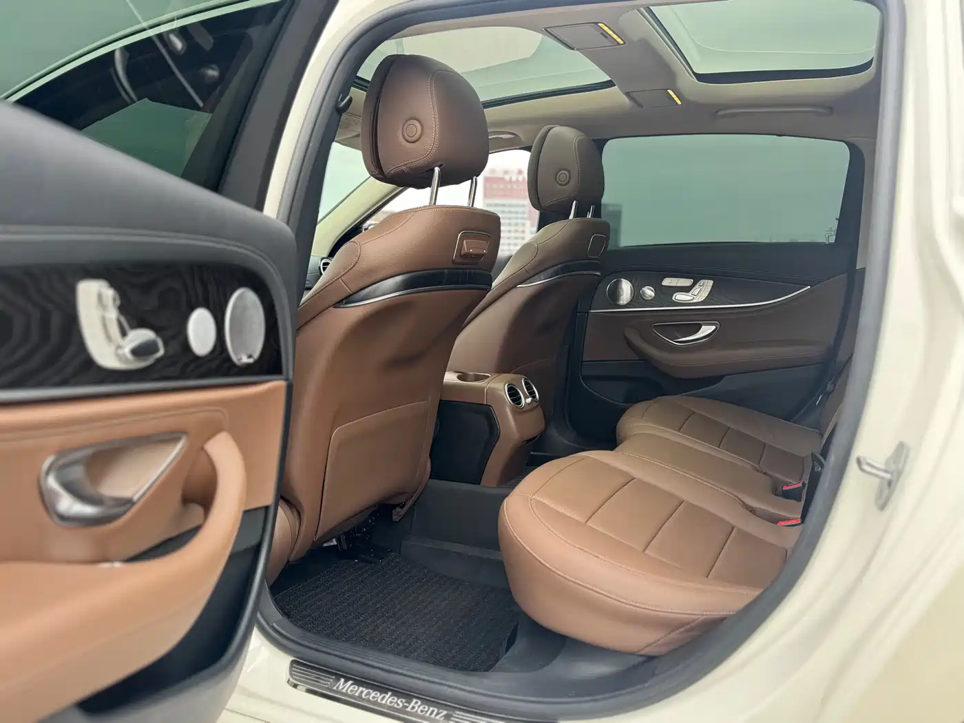 Mercedes-Benz E-Class 2019 E 300 L Sport Luxury фото 9