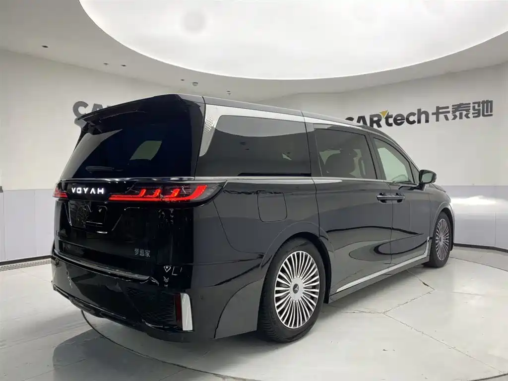 Voyah Auto Voyah Dreamer 2025 PHEV AWD Flagship Kunpeng Edition фото 3