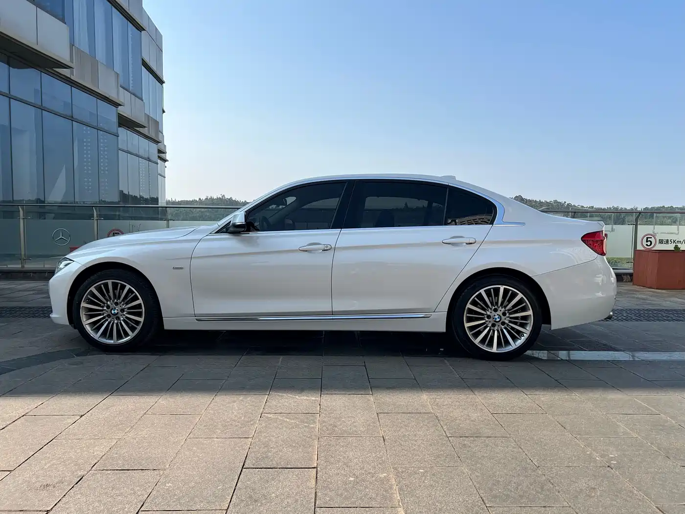 BMW 3 Series 2018 320Li Leading Luxury Package фото 7