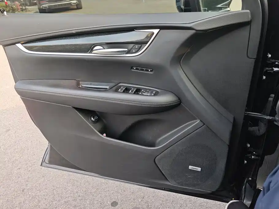 Фото 7 - Cadillac XT5