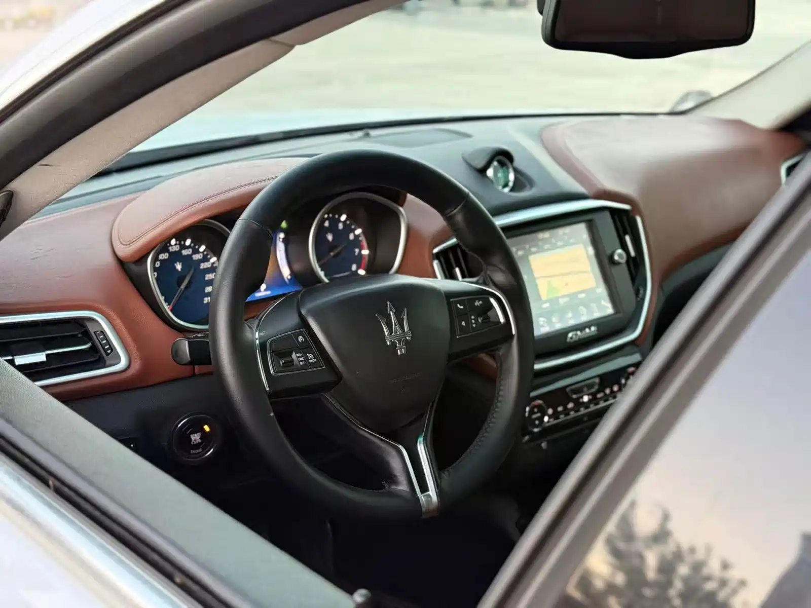 Photo 4 - Maserati Ghibli