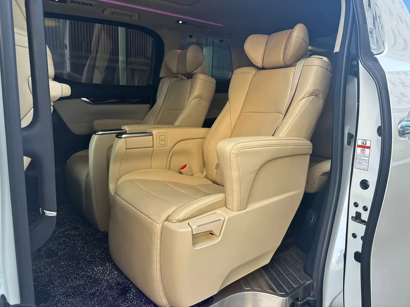 Toyota Alphard 2015 3.5L Luxury Edition фото 6