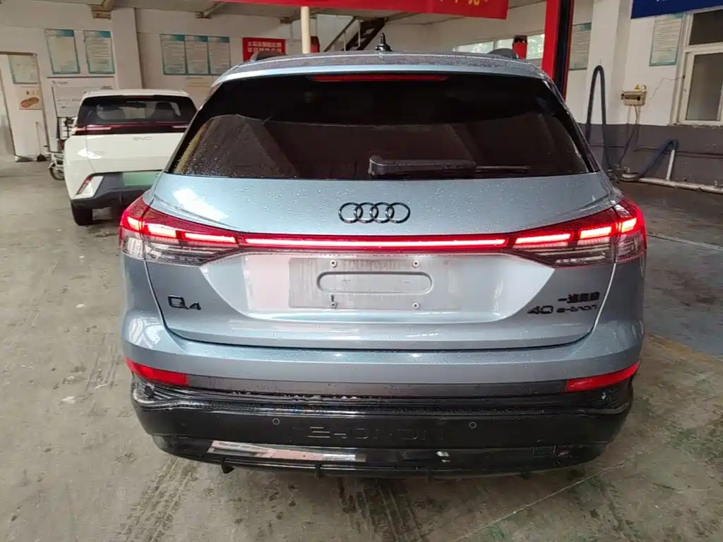 Audi Q4 e-tron 2022 2022 40 e-tron First Edition