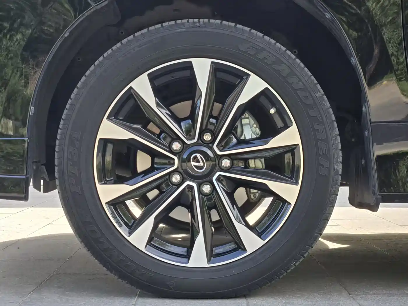 Lexus LX 2019 570 Dynamic Luxury Edition фото 14