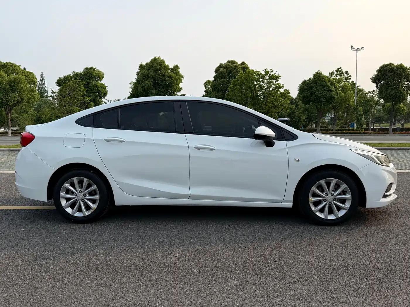 Chevrolet Cruze 2018 320 Automatic Pioneer Sunroof Edition фото 15