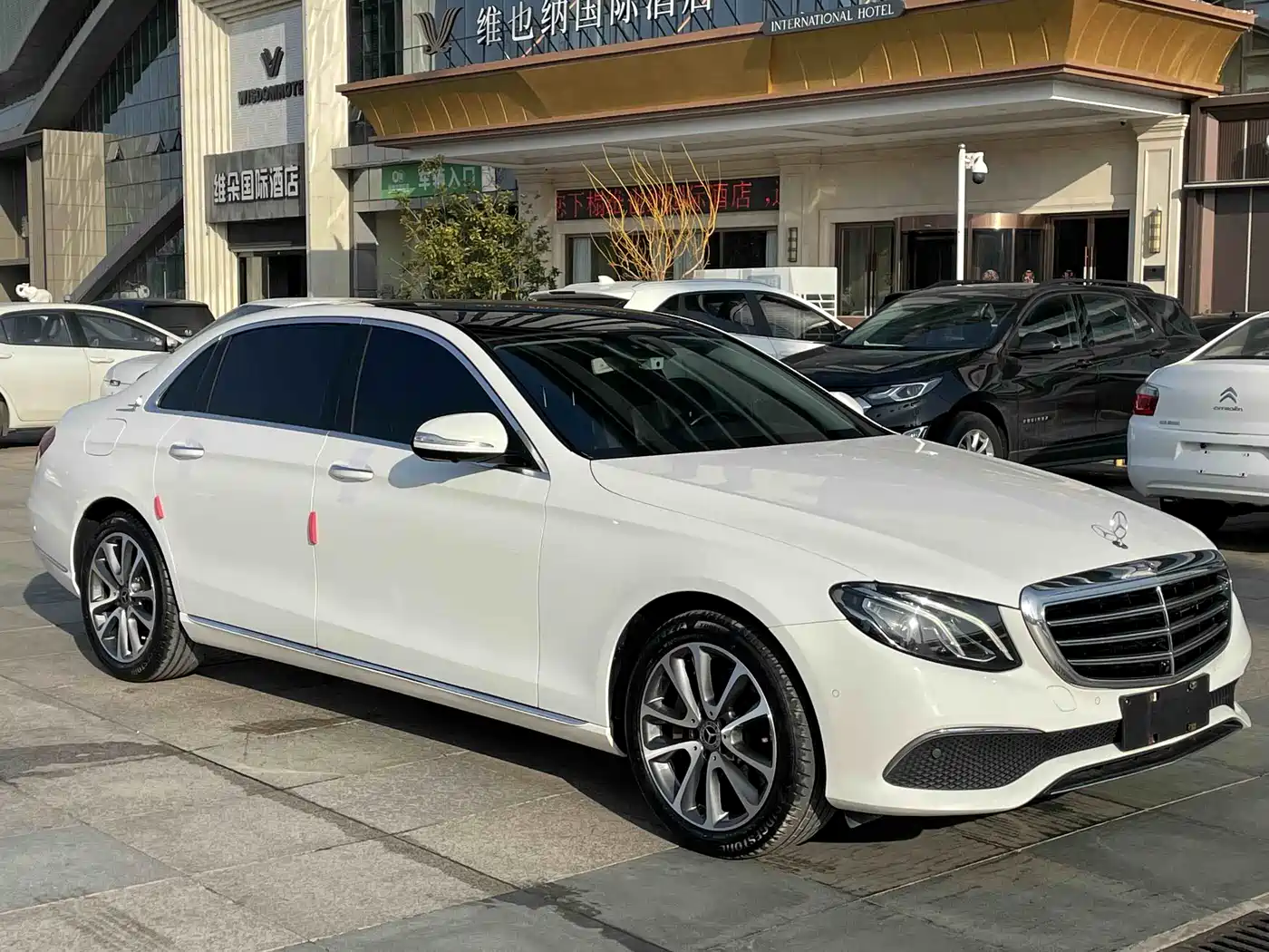 Mercedes-Benz E-Class 2017 E 300 L Luxury фото 3