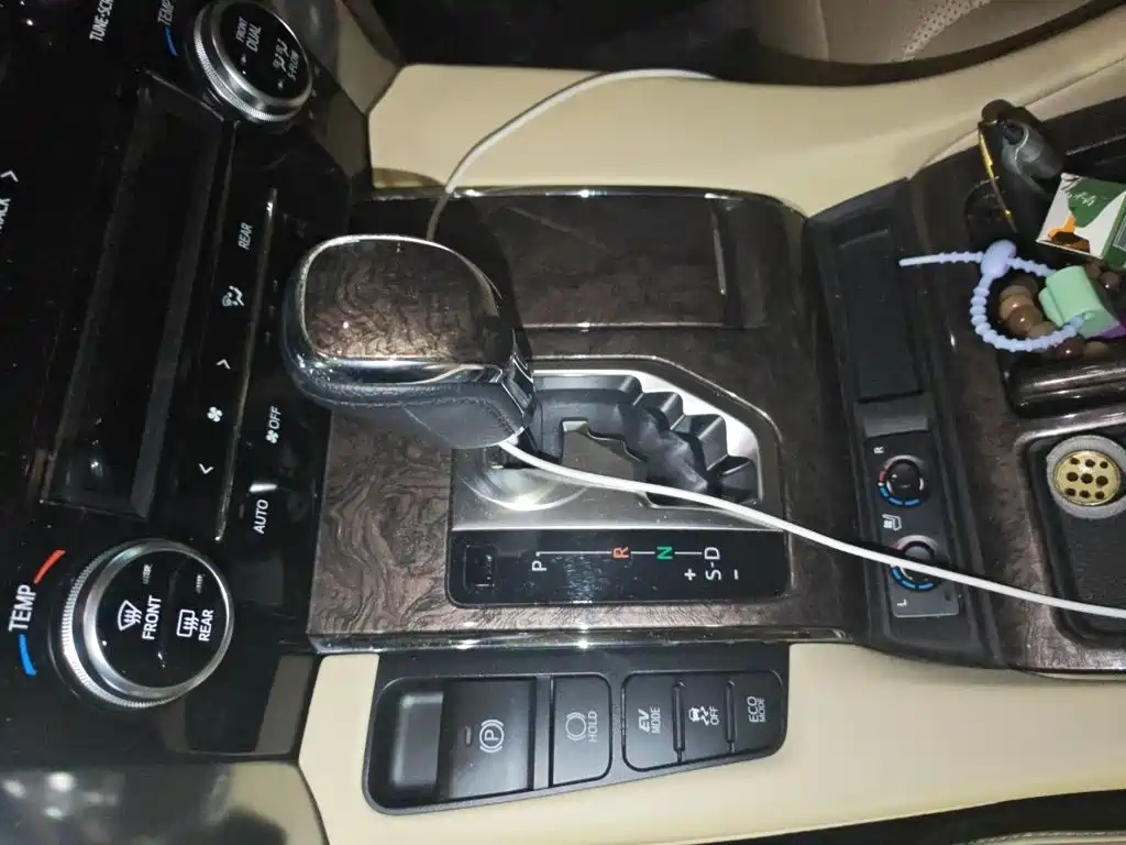 Photo 7 - Toyota Vellfire