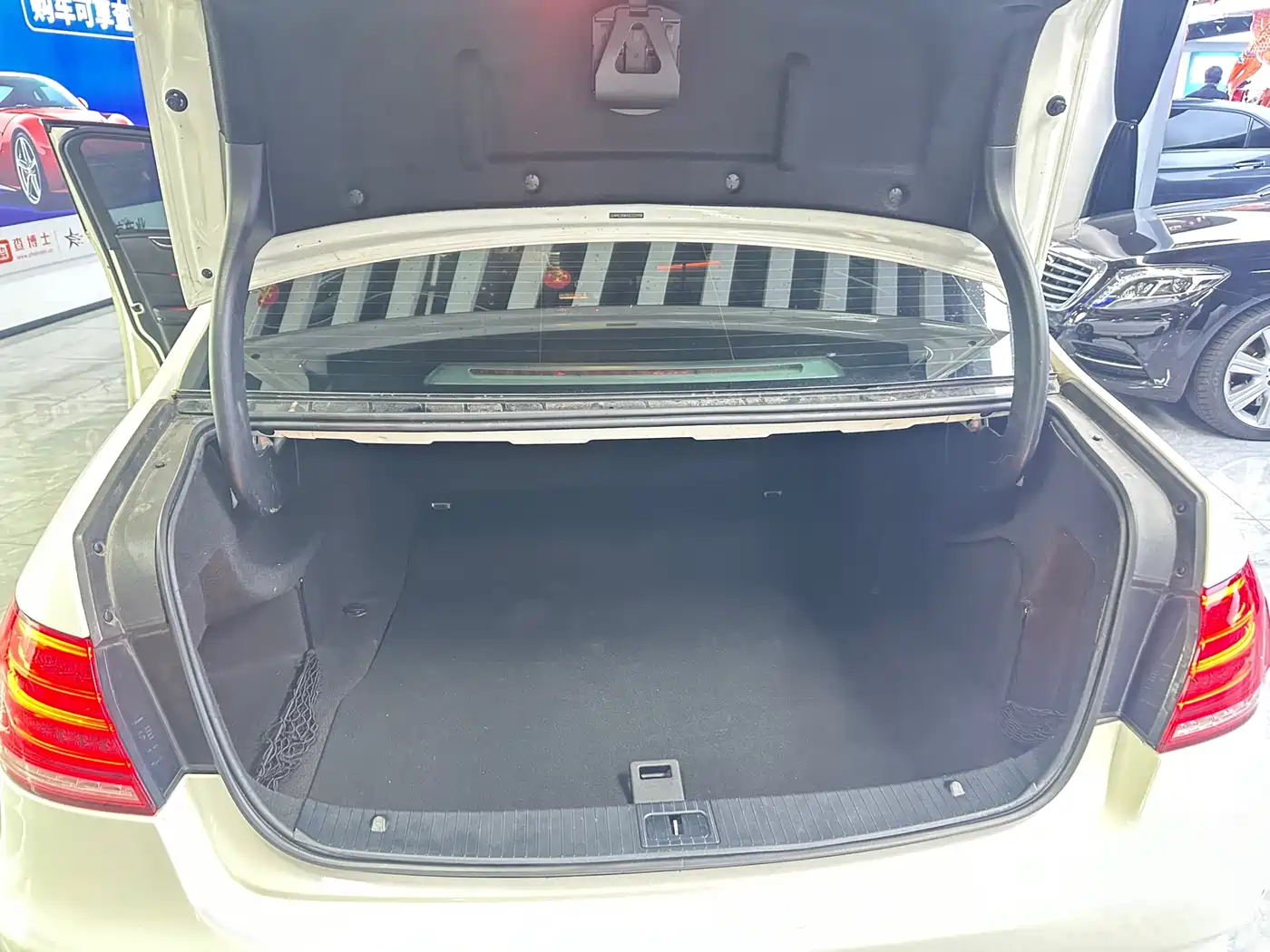 Mercedes-Benz E-Class 2015 Facelift E 200 L фото 15