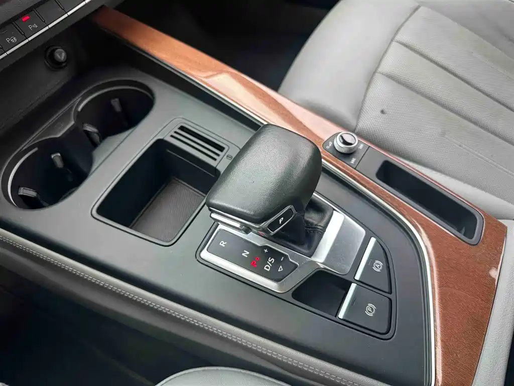 Audi A4L 2020 40 TFSI Luxury Elegance фото 15
