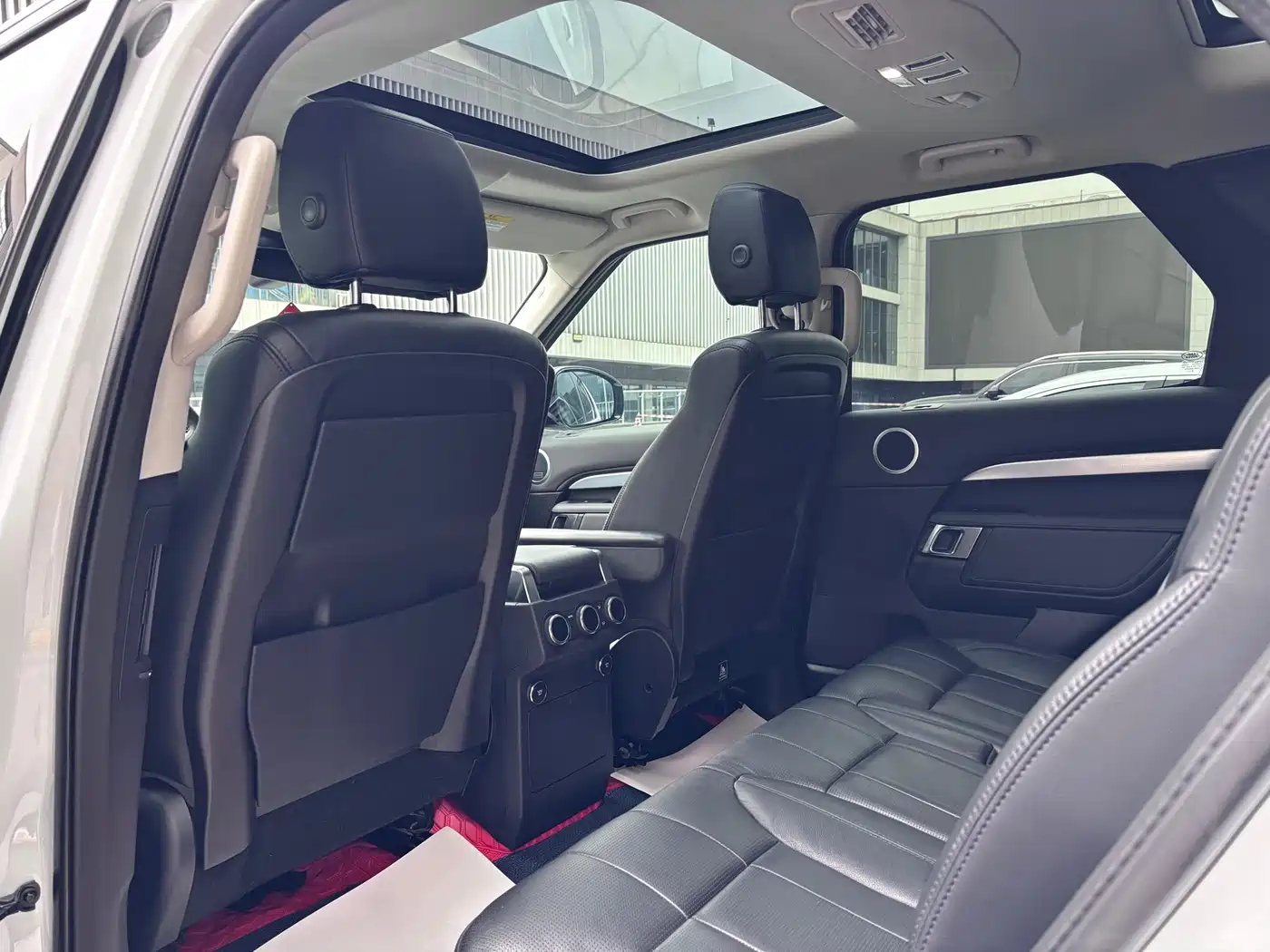 Land Rover Discovery 2020 3.0 SC V6 30th Anniversary Special Edition фото 13