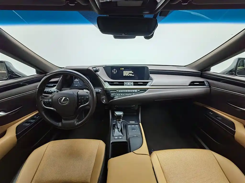 Lexus ES 2020 200 Excellence фото 5